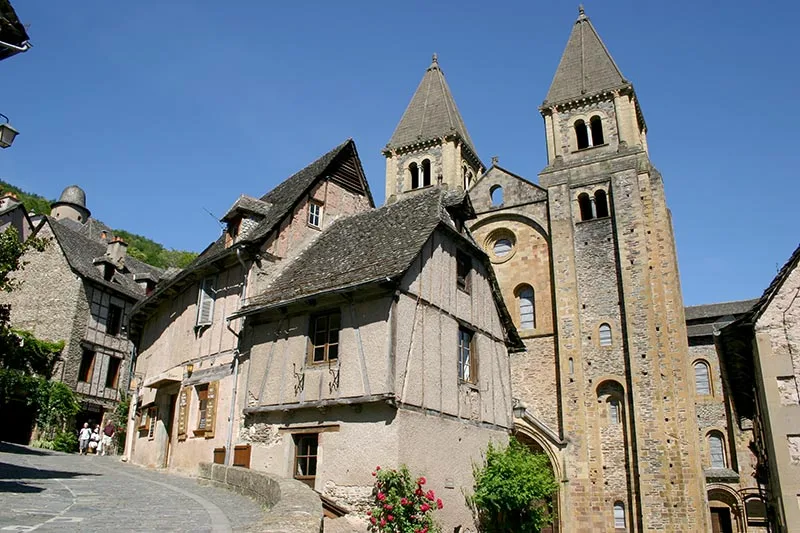 Conques, plus beau village de France en Aveyron