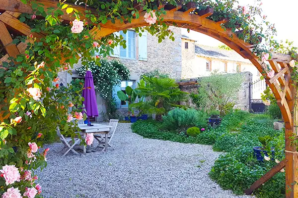 Equipped courtyard and permaculture garden